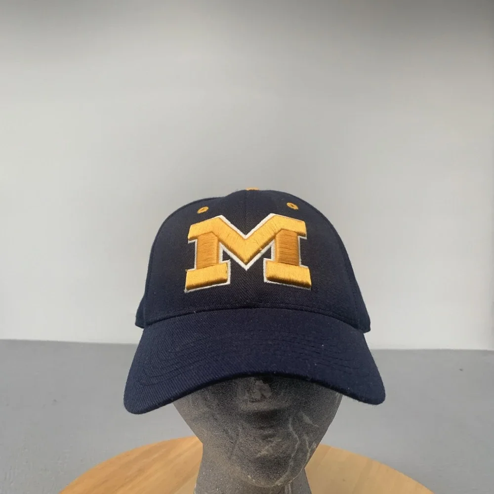 Vtg Michigan Wolverines Top Of The World One-Fit Stretch Hat Embroidered Cap